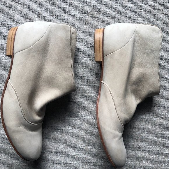 Coclico Soft Suede Beige Isla Booties - Picture 4 of 7